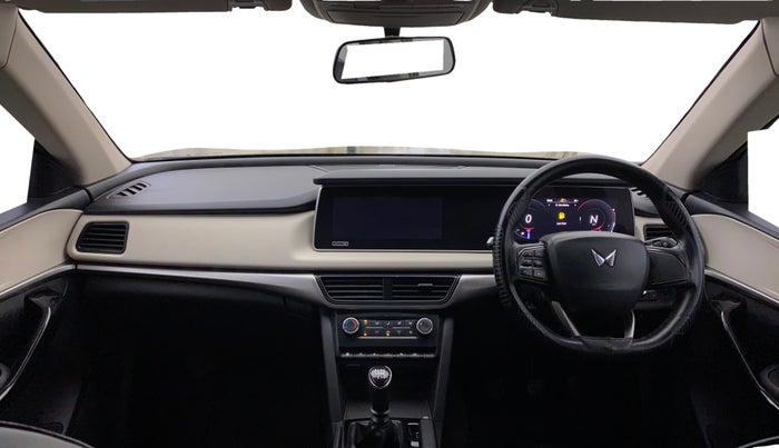 2022 Mahindra XUV700 AX 5 P MT 5 STR, Petrol, Manual, 72,134 km, Dashboard