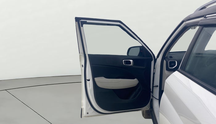 2023 Hyundai VENUE SX 1.2 PETROL, Petrol, Manual, 18,222 km, LHS Front Door