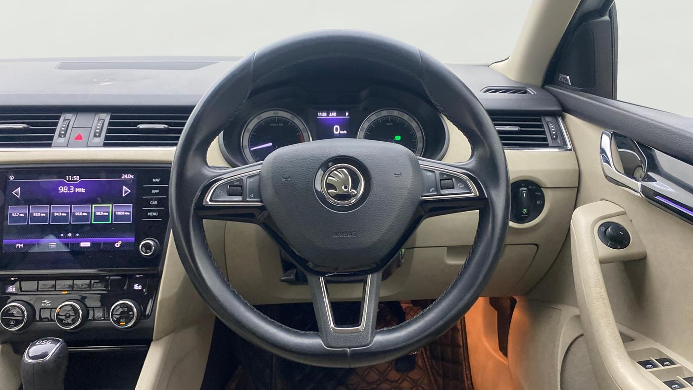 2018 Skoda Octavia L&K 1.8 TSI AT, Petrol, Automatic, 76,751 km, Steering Wheel Close Up