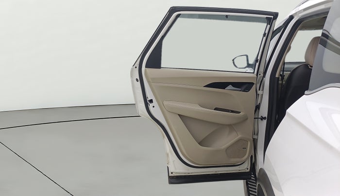 2021 MG HECTOR SHARP 1.5 PETROL CVT, Petrol, Automatic, 1,22,488 km, LHS Rear Door