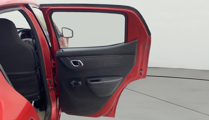 2018 Renault Kwid RXT 1.0 AMT, Petrol, Automatic, 28,067 km, RHS Rear Door