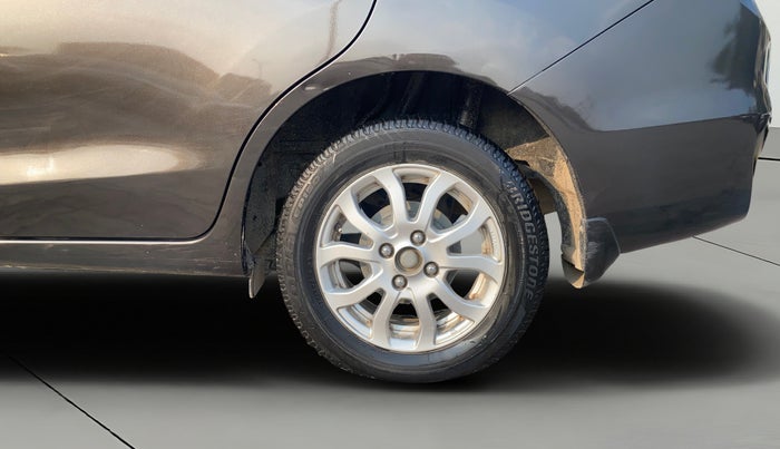 2014 Honda Amaze 1.2L I-VTEC VX, CNG, Manual, 1,21,720 km, Left Rear Wheel