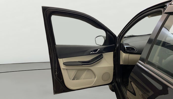 2022 Tata Tiago XZ PLUS CNG, CNG, Manual, 49,737 km, LHS Front Door