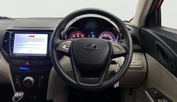 2022 Mahindra XUV300 W6 1.5 Diesel, Diesel, Manual, 50,637 km, Steering Wheel Close Up