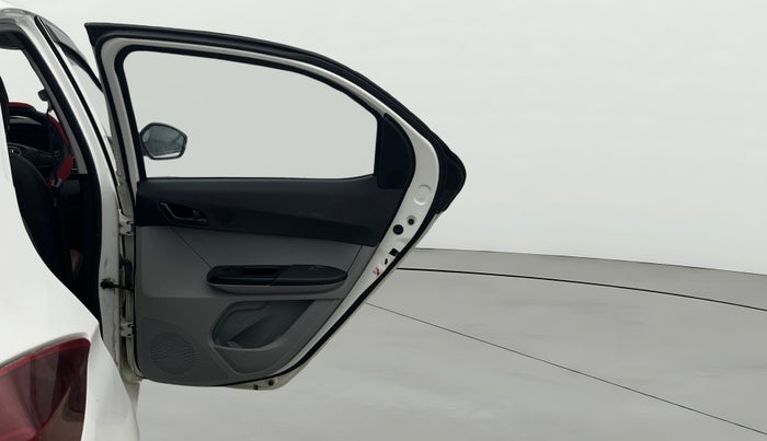 2022 Tata Tiago XT CNG, CNG, Manual, 67,346 km, RHS Rear Door