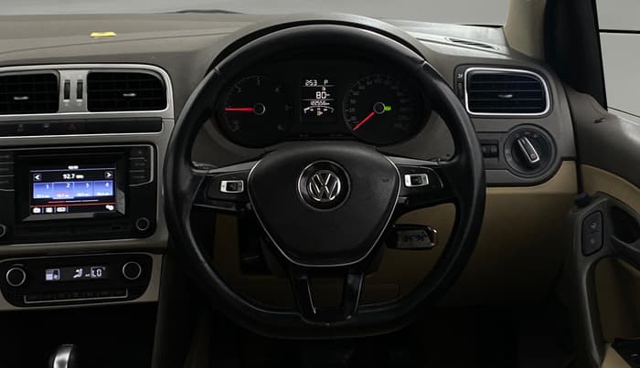 2016 Volkswagen Vento HIGHLINE 1.5 AT, Diesel, Automatic, 1,22,532 km, Steering Wheel Close Up