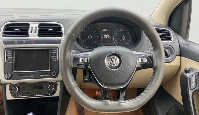 2018 Volkswagen Ameo HIGHLINE PLUS 1.5L AT 16 ALLOY, Diesel, Automatic, 1,09,788 km, Steering Wheel Close Up