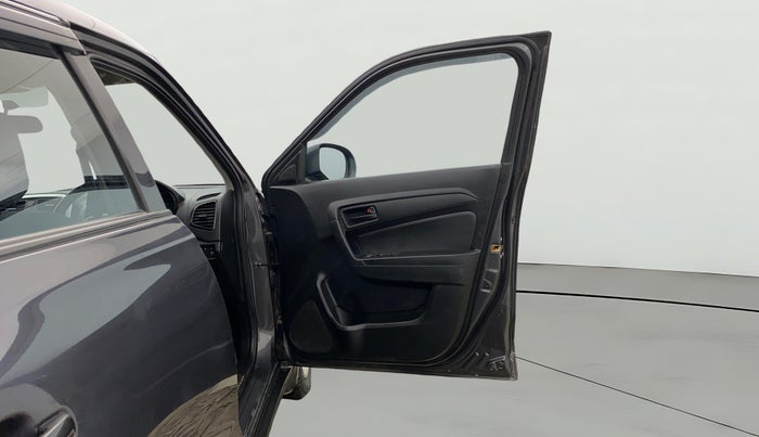 2022 Maruti Vitara Brezza LXI, Petrol, Manual, 56,119 km, RHS Front Door