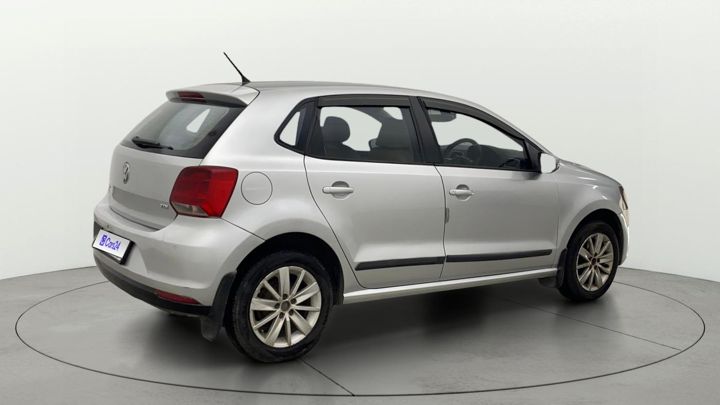 2016 Volkswagen Polo HIGHLINE1.5L, Diesel, Manual, 1,23,726 km, Right Back Diagonal