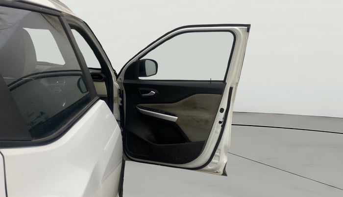 2021 Nissan MAGNITE XV TURBO, Petrol, Manual, 1,10,529 km, RHS Front Door