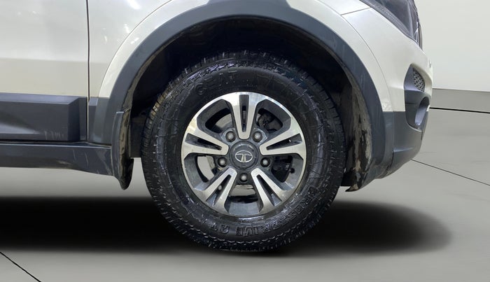 2017 Tata Hexa XMA 4X2 7 STR, Diesel, Automatic, 77,501 km, Right Front Wheel