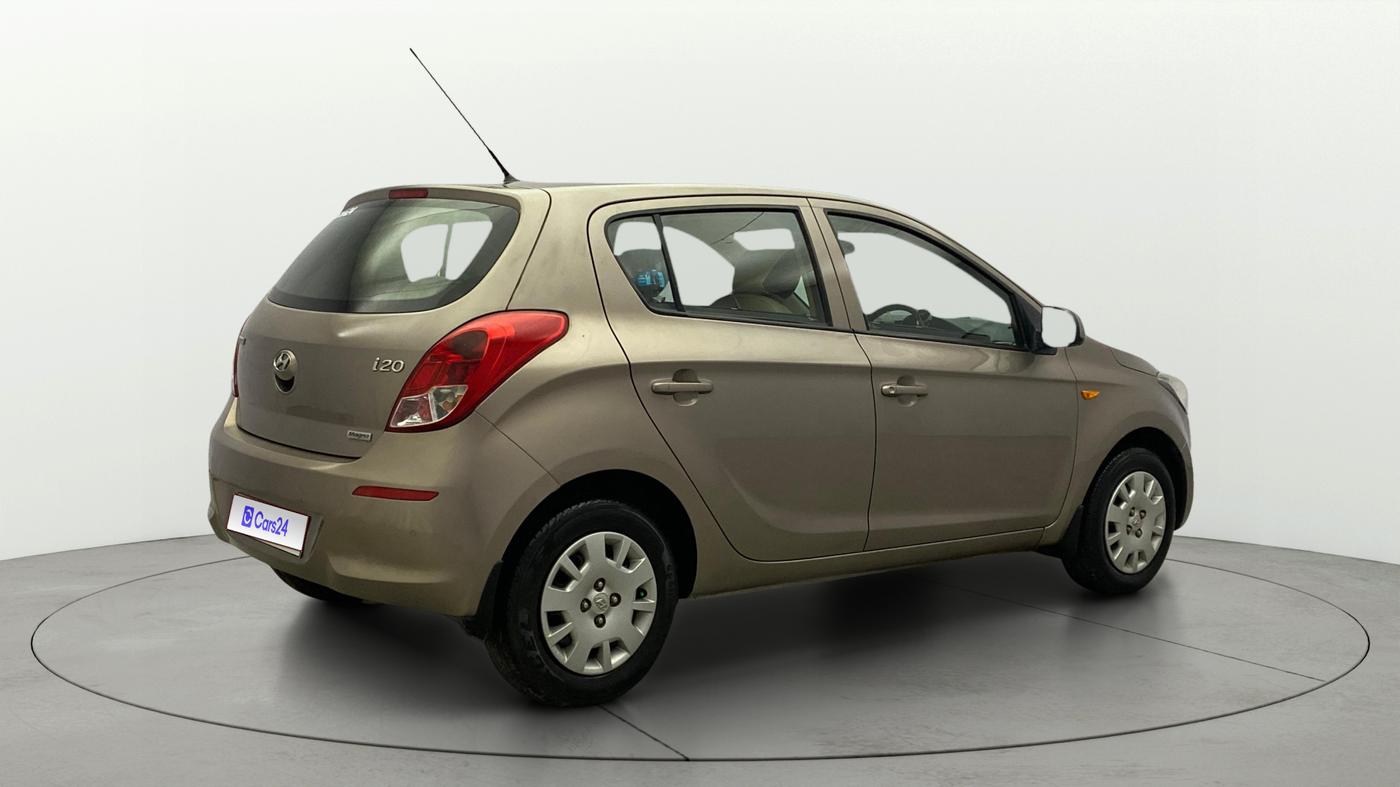 2013 Hyundai i20 MAGNA 1.2, Petrol, Manual, 29,754 km, Right Back Diagonal