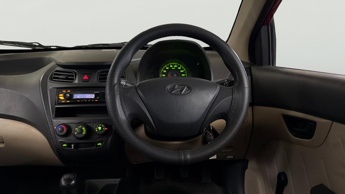 2015 Hyundai Eon D-LITE, Petrol, Manual, 74,713 km, Steering Wheel Close Up