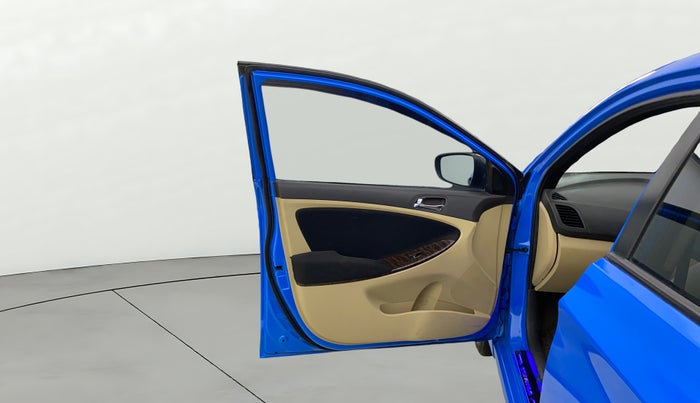 2014 Hyundai Verna FLUIDIC 1.6 VTVT SX, CNG, Manual, 58,980 km, LHS Front Door