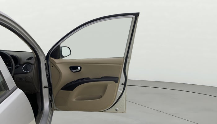 2012 Hyundai i10 MAGNA 1.2, CNG, Manual, 93,204 km, RHS Front Door