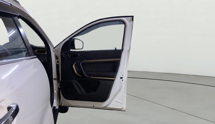 2022 Renault Kiger RXT (O) MT, Petrol, Manual, 25,156 km, RHS Front Door