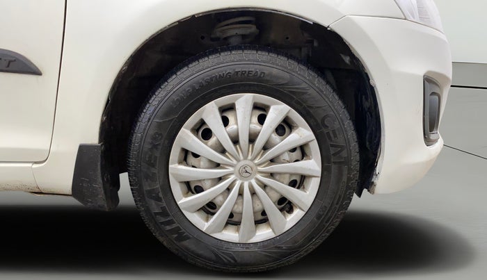 2015 Maruti Swift LXI (O), Petrol, Manual, 64,012 km, Right Front Wheel