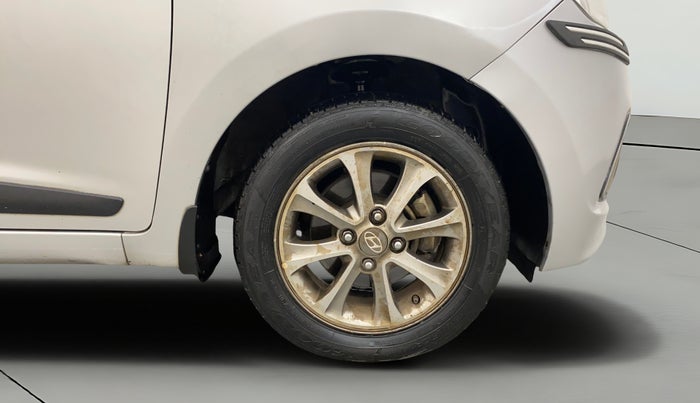 2015 Hyundai Grand i10 ASTA (O) 1.2 KAPPA VTVT, Petrol, Manual, 1,09,122 km, Right Front Wheel