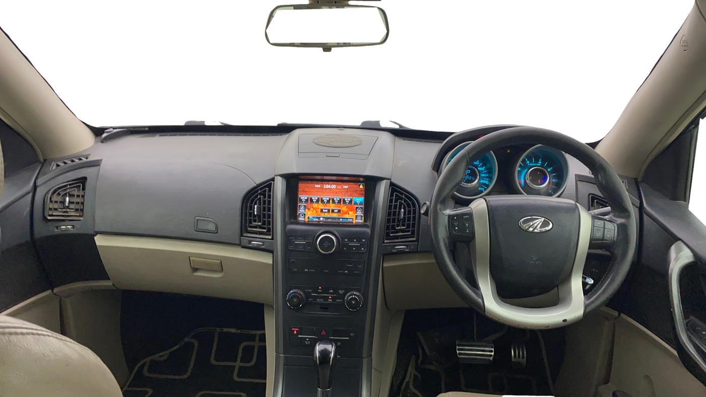 2016 Mahindra XUV500 W10 AT, Diesel, Automatic, 1,11,214 km, Dashboard