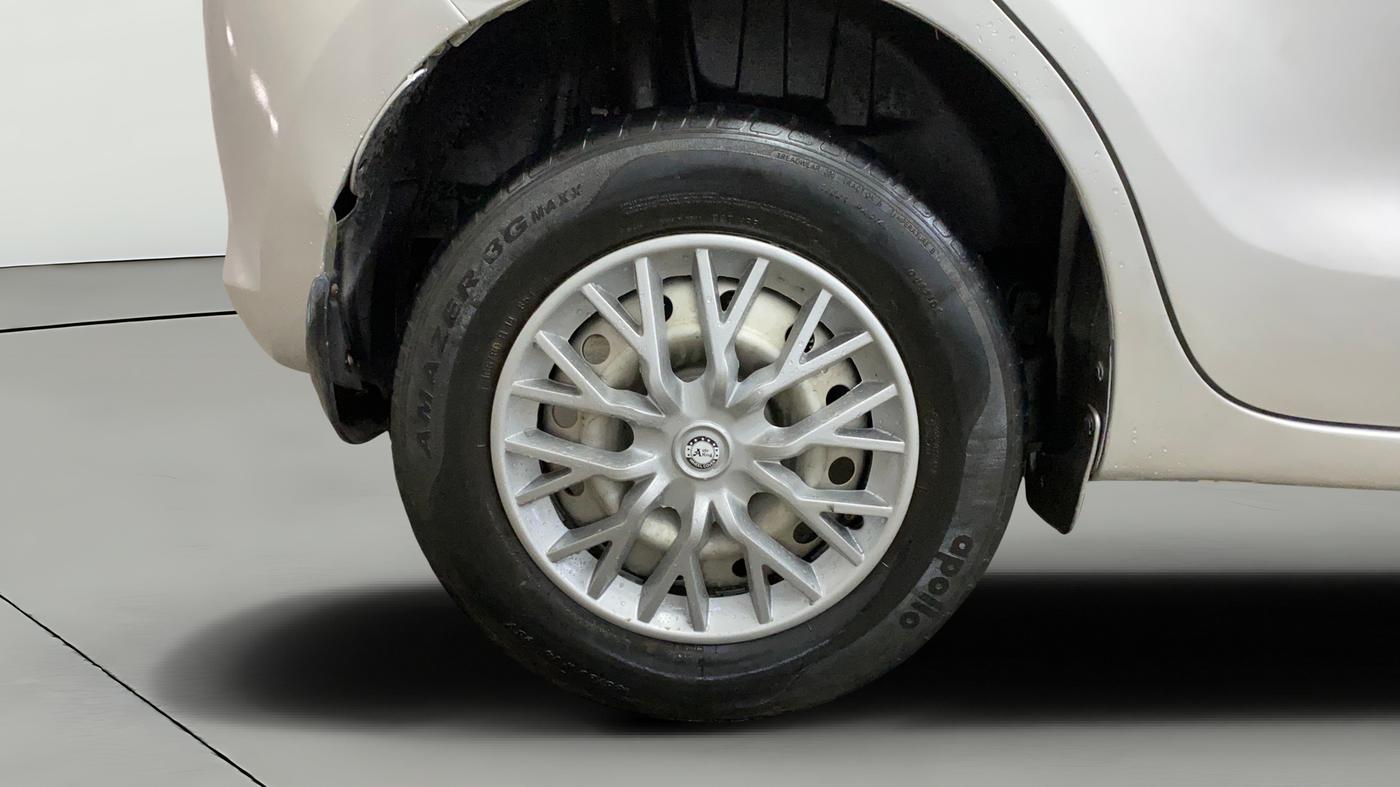 2020 Maruti Swift LXI, Petrol, Manual, 59,912 km, Right Rear Wheel