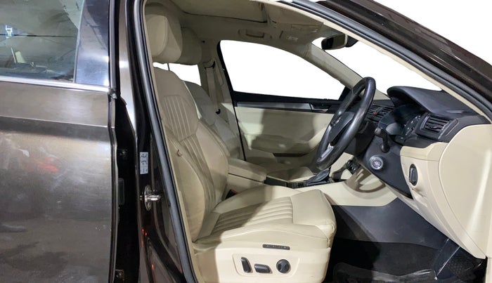 2019 Skoda Superb STYLE 1.8 TSI AT, Petrol, Automatic, 23,235 km, Right Side Front Door Cabin