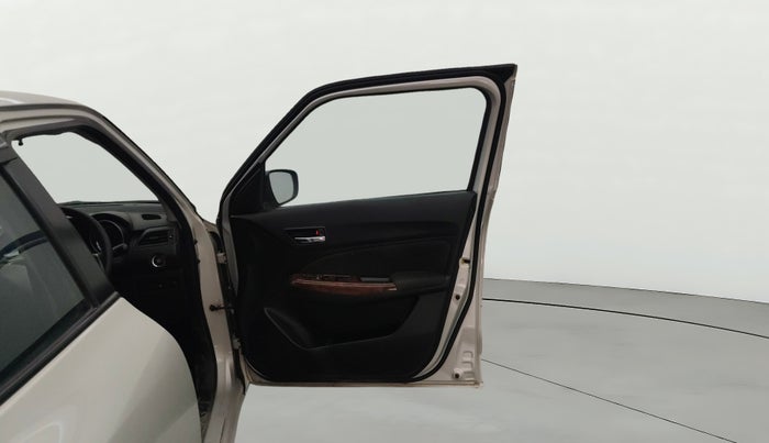 2018 Maruti Swift ZXI AMT, Petrol, Automatic, 71,192 km, RHS Front Door