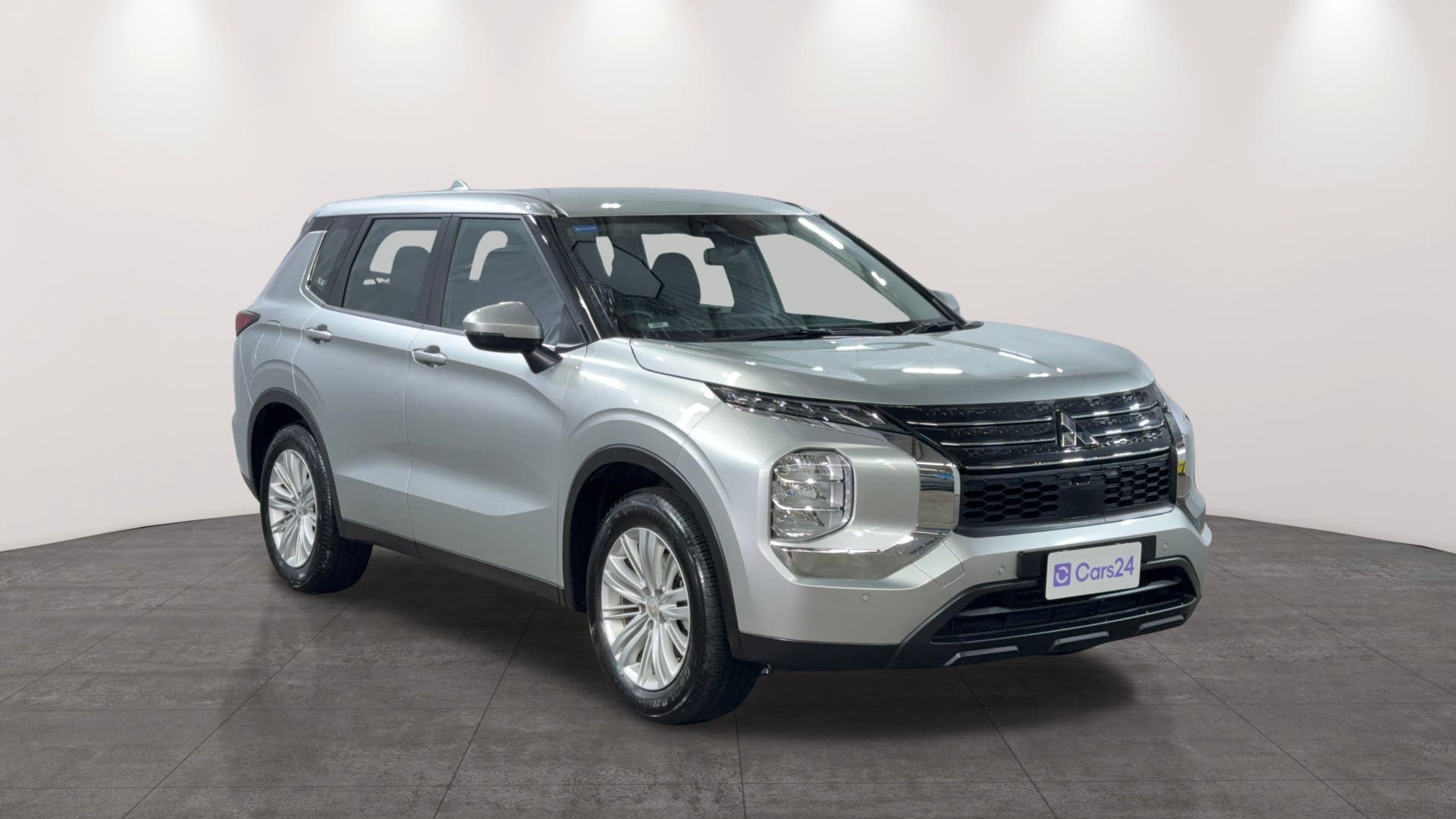 Mitsubishi Outlander image