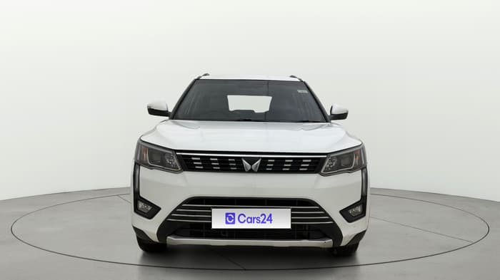 2024 Mahindra XUV300 W8 (O) 1.5 DIESEL, Diesel, Manual, 23,542 km, Front