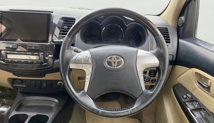2014 Toyota Fortuner 3.0 4X2 AT, Diesel, Automatic, 82,343 km, Steering Wheel Close Up