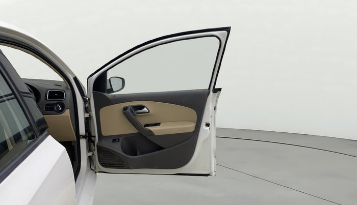 2016 Volkswagen Vento HIGHLINE 1.6 MPI, Petrol, Manual, 72,000 km, RHS Front Door