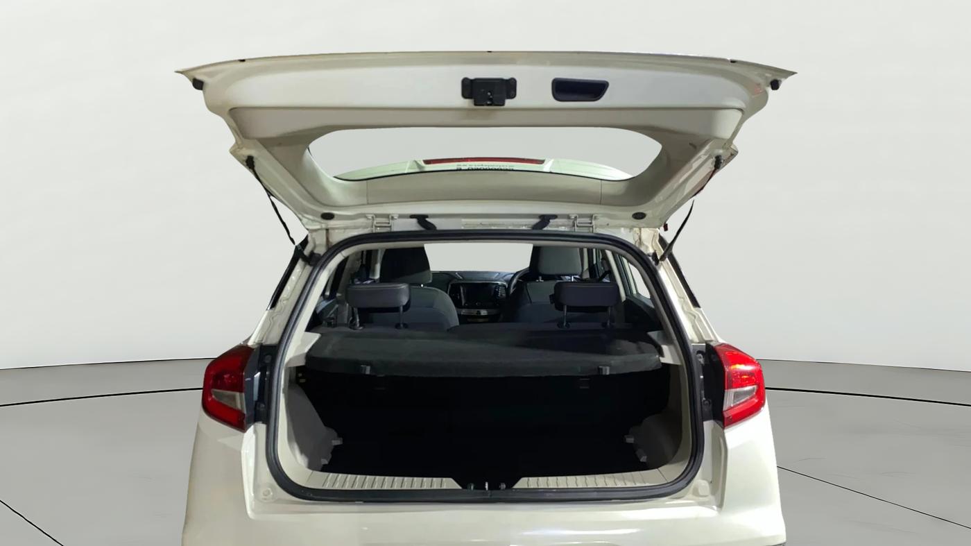 2023 Mahindra XUV300 W8 1.2 PETROL, Petrol, Manual, 22,230 km, Boot Door Open