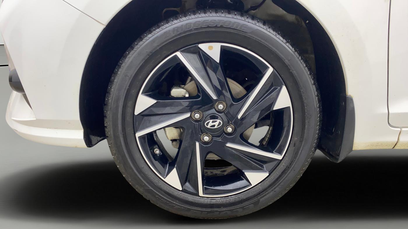 2022 Hyundai Verna SX (O)1.5 MPi, Petrol, Manual, 28,878 km, Left Front Wheel