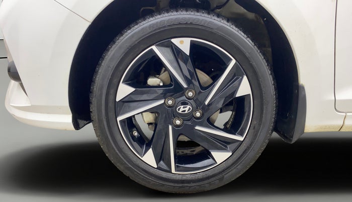 2022 Hyundai Verna SX (O)1.5 MPi, Petrol, Manual, 28,599 km, Left Front Wheel