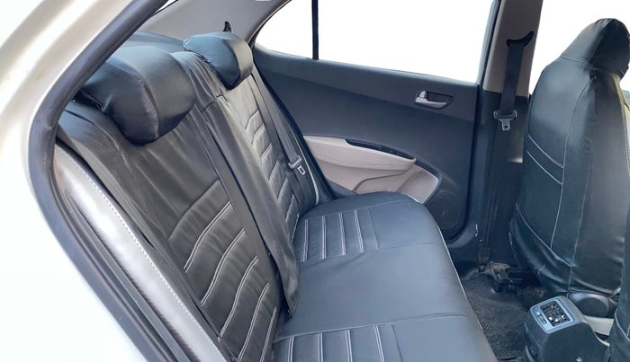 2014 Hyundai Xcent S 1.2, Petrol, Manual, 76,933 km, Right Side Rear Door Cabin