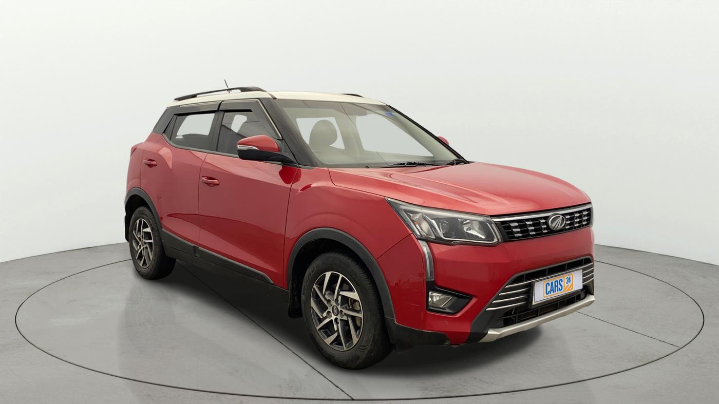 2022 Mahindra XUV300 W8 (O) 1.2 PETROL AMT DUAL TONE, Petrol, Automatic, 29,845 km, SRP