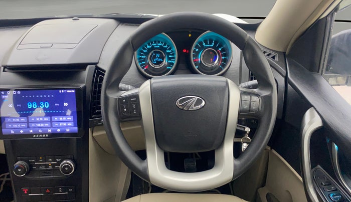 2015 Mahindra XUV500 W6, Diesel, Manual, 1,24,192 km, Steering Wheel Close Up