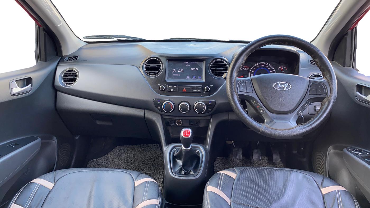 2018 Hyundai Grand i10 SPORTZ 1.2 KAPPA VTVT DUAL TONE, CNG, Manual, 65,571 km, Dashboard