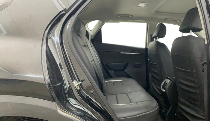 2024 KIA SONET HTE (O) 1.2 Petrol MT, Petrol, Manual, 4,952 km, Right Side Rear Door Cabin