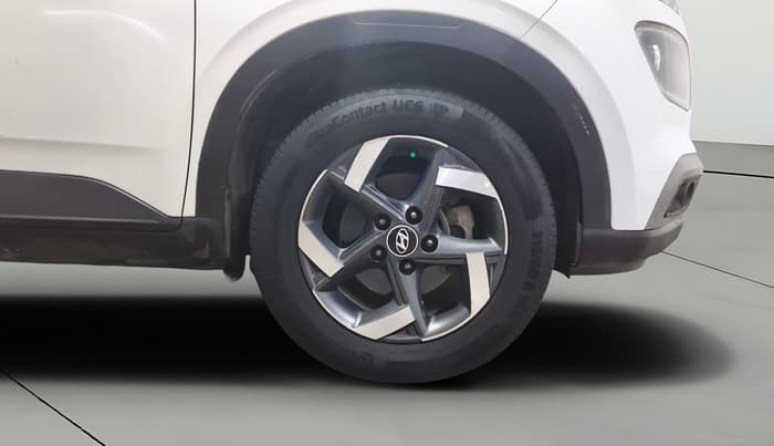 2020 Hyundai VENUE SX 1.4 CRDI, Diesel, Manual, 1,41,823 km, Right Front Wheel