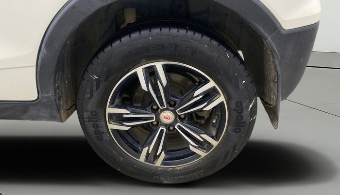 2021 Mahindra XUV300 W6 1.5 DIESEL AMT, Diesel, Automatic, 1,14,435 km, Left Rear Wheel