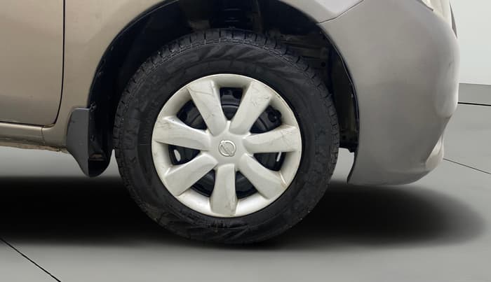 2013 Nissan Sunny XL DIESEL, Diesel, Manual, 1,08,300 km, Right Front Wheel