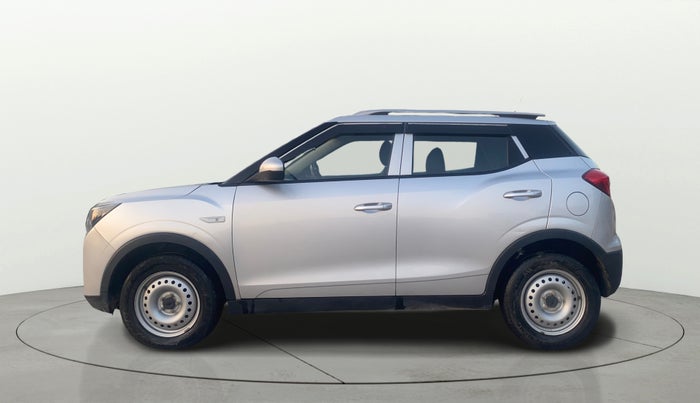 2022 Mahindra XUV300 W4 1.2 PETROL, Petrol, Manual, 23,259 km, Left Side