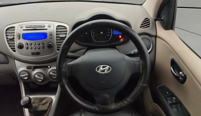 2014 Hyundai i10 SPORTZ 1.1, Petrol, Manual, 75,832 km, Steering Wheel Close Up