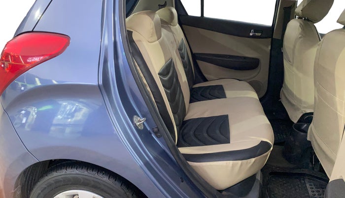 2013 Hyundai i20 MAGNA (O) 1.2, Petrol, Manual, 1,07,680 km, Right Side Rear Door Cabin