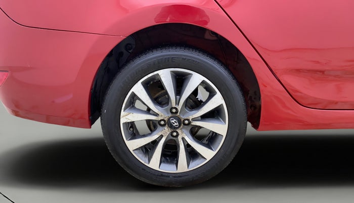 2015 Hyundai Verna FLUIDIC 4S 1.6 VTVT S(O), CNG, Manual, 1,04,380 km, Right Rear Wheel