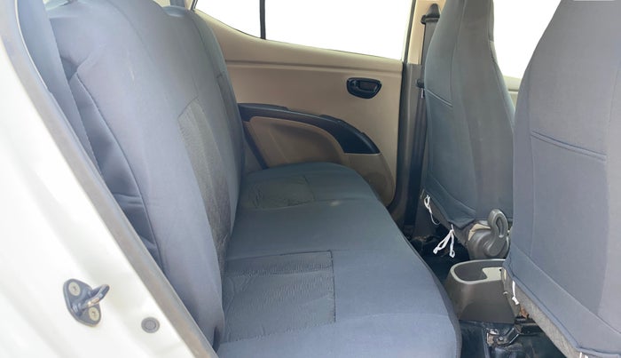 2014 Hyundai i10 MAGNA 1.1, CNG, Manual, 91,829 km, Right Side Rear Door Cabin