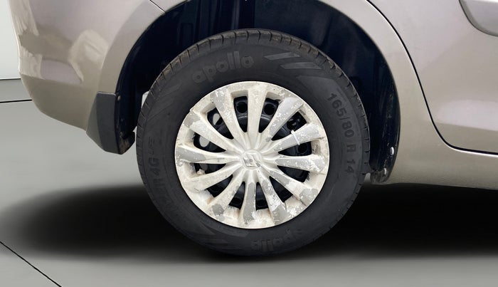 2015 Maruti Swift Dzire VXI, Petrol, Manual, 98,389 km, Right Rear Wheel