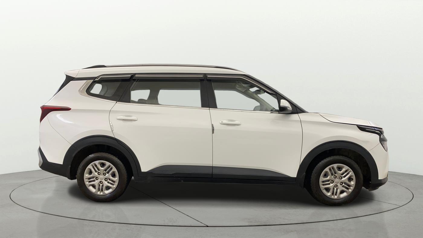 2023 KIA CARENS PRESTIGE 1.5 PETROL 7 STR, Petrol, Manual, 38,215 km, Right Side View