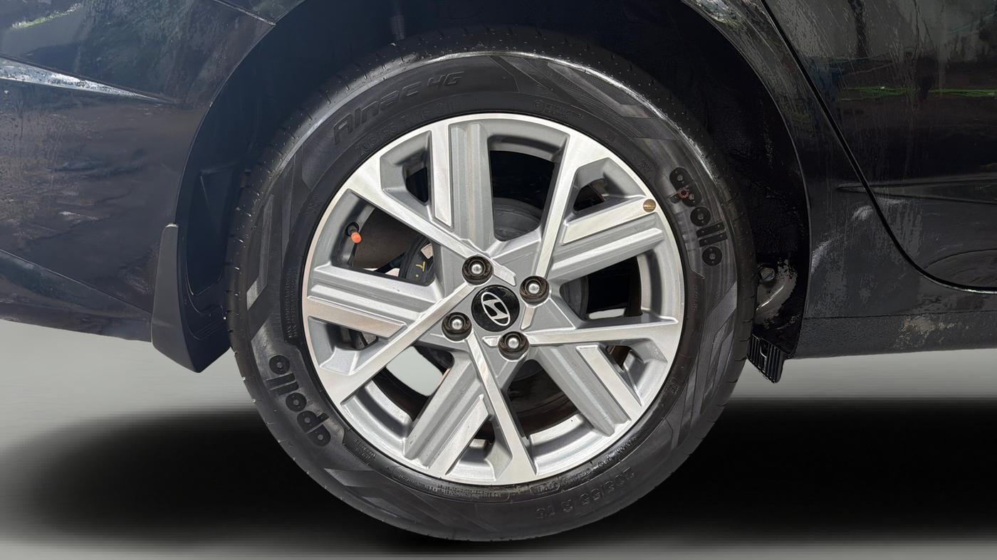 2024 Hyundai Verna SX(O) 1.5 MPI IVT , Petrol, Automatic, 11,741 km, Right Rear Wheel