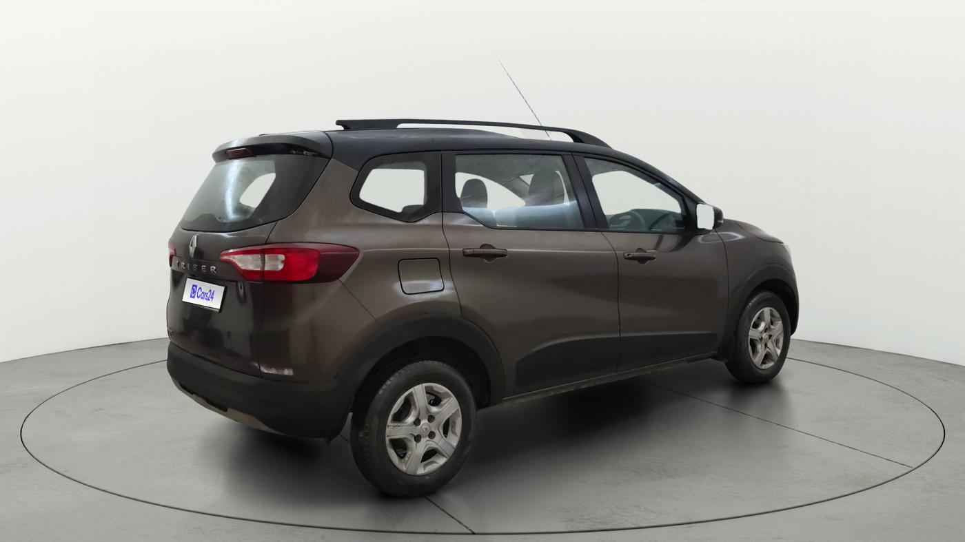 2022 Renault TRIBER RXT, Petrol, Manual, 32,493 km, Right Back Diagonal